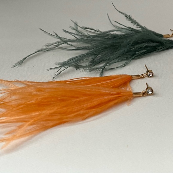 Long Dangle Feather Hippie Chic Earrings - Stylish Boho Chic Earrings - Picture 11 of 12